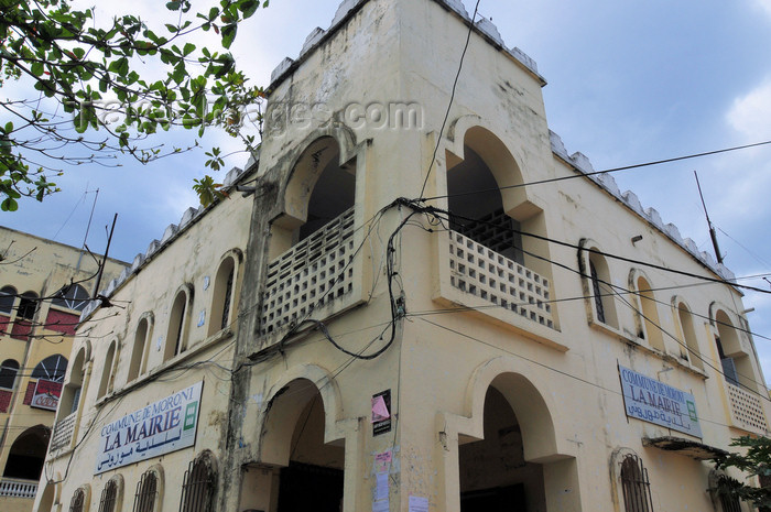 comoros92: Moroni, Grande Comore / Ngazidja, Comoros islands: City Hall on Place de Badjanani - La Mairie - photo by M.Torres - (c) Travel-Images.com - Stock Photography agency - Image Bank