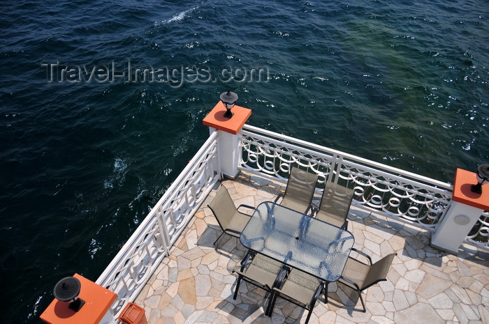 congo-dr30: Goma, Nord-Kivu, Democratic Republic of the Congo: tranquil terrace over Lake Kivu - Kap Kivu Hotel - photo by M.Torres - (c) Travel-Images.com - Stock Photography agency - Image Bank