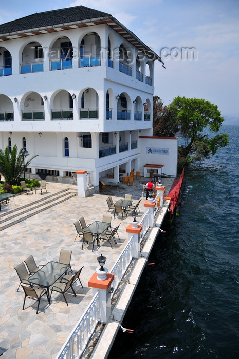 congo-dr31: Goma, Nord-Kivu, Democratic Republic of the Congo: tables on Lake Kivu waterfront - Kap Kivu Hotel - Marinette Express docking area, boat service to Bukavu - photo by M.Torres - (c) Travel-Images.com - Stock Photography agency - Image Bank