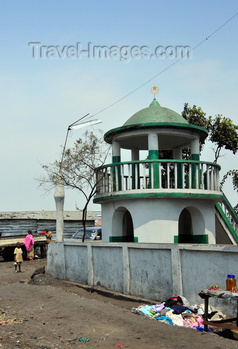 congo-dr8: Goma, Nord-Kivu, Democratic Republic of the Congo: short minaret of the Friday Mosque - photo by M.Torres - (c) Travel-Images.com - Stock Photography agency - Image Bank