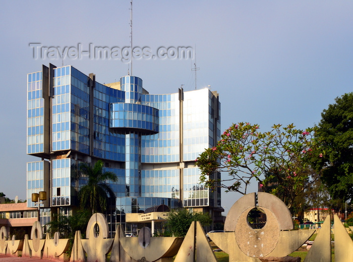 congo104: Brazzaville, Congo: garden and building housing the Ministry of Hydrocarbons (the Oil Ministry) and the Ministry of Mines and Geology - Place de la République (Ministère des Hydrocarbures at Ministère des Mines et de la Géologie - immeuble Mines et Energie) - photo by M.Torres - (c) Travel-Images.com - Stock Photography agency - Image Bank