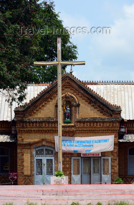 congo11: Brazzaville, Congo: library of the Cathedral of the Sacred Heart - Cathédrale du Sacré Cœur / Cathédrale Saint Firmin (1892) - cross celebrating 100 years of Catholic Evangelization of Congo - Quartier de l'Aiglon - photo by M.Torres - (c) Travel-Images.com - Stock Photography agency - Image Bank