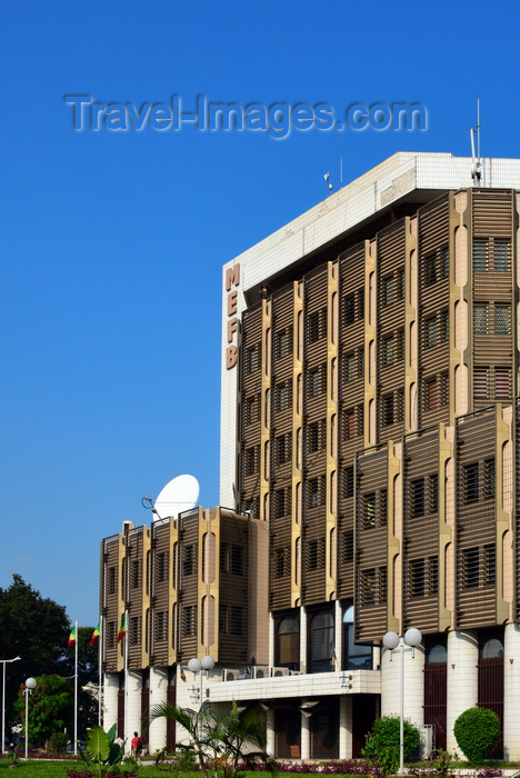 congo16: Brazzaville, Congo: post-colonial building of the Ministry of Economy, Finance and Budget - corner of Avenue du Maréchal Foch and Boulevard Denis Sassou Nguesso - Poto-Poto area - MEFB, Ministère de l'économie, des finances et du budget - photo by M.Torres - (c) Travel-Images.com - Stock Photography agency - Image Bank