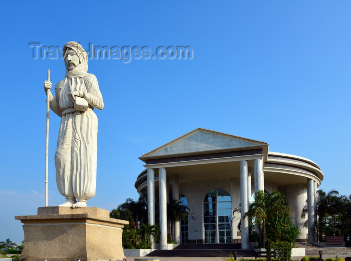 congo23: Brazzaville, Congo: Pierre Savorgnan de Brazza statue in front of his Memorial - French /  Italian explorer, Avenue Amilcar Cabral, Quartier de La Plaine - photo by M.Torres - (c) Travel-Images.com - Stock Photography agency - Image Bank