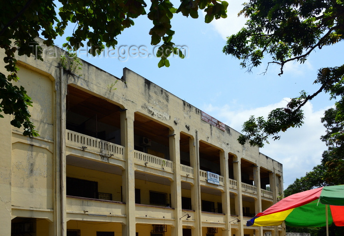 congo38: Brazzaville, Congo: facade of the Management School of the Marien Ngouabi University, corner of Rue Béhangle and Avenue du Maréchal Foch - Université Marien Ngouabi, Institut Supérieur de Gestion - photo by M.Torres - (c) Travel-Images.com - Stock Photography agency - Image Bank