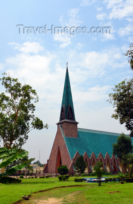 congo51: Brazzaville, Congo: Basilica of Saint'Anne of Congo - seen from the gardens - Basilique sainte Anne du Congo - architect Roger Erell - Rue d’Abomey / Avenue de la Paix, Poto-Poto - photo by M.Torres - (c) Travel-Images.com - Stock Photography agency - Image Bank