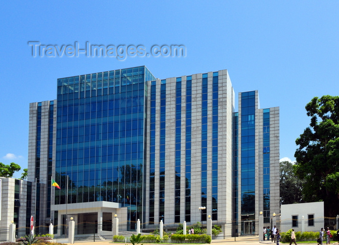 congo97: Brazzaville, Congo: people arrive at the Ministry for Justice and Human rights - Rue Lucien Fournier - photo by M.Torres - (c) Travel-Images.com - Stock Photography agency - Image Bank