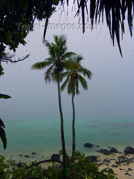 cook14: Cook Islands - Aitutaki island: stormy view of the lagoon - photo by B.Goode - (c) Travel-Images.com - Stock Photography agency - Image Bank