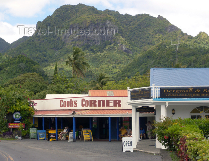 cook18: Cook Islands - Rarotonga island: Avarua - Tutakimoa Rd - Cook's corner arcade - mountains in the background - photo by B.Goode - (c) Travel-Images.com - Stock Photography agency - Image Bank