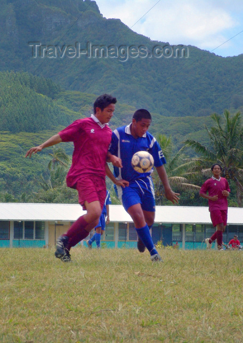 cook21: Cook Islands - Rarotonga island: soccer game - football match - photo by B.Goode - (c) Travel-Images.com - Stock Photography agency - Image Bank