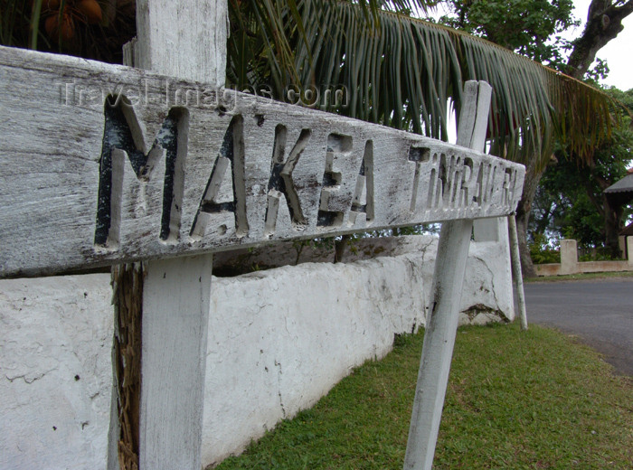 cook24: Cook Islands - Rarotonga island:  Avarua - old wooden road sign - Makea Tinirau Rd - photo by B.Goode - (c) Travel-Images.com - Stock Photography agency - Image Bank