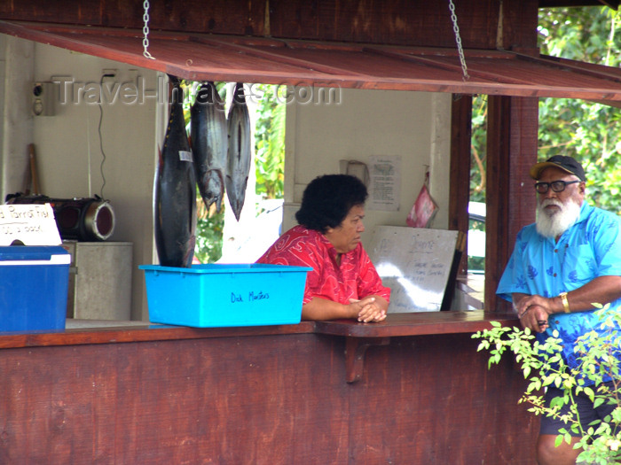 cook26: Cook Islands - Rarotonga island: selling fish - photo by B.Goode - (c) Travel-Images.com - Stock Photography agency - Image Bank