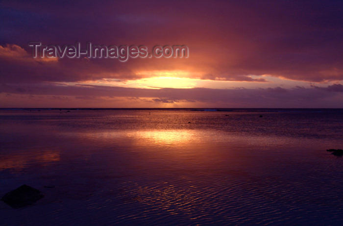 cook32: Cook Islands - Rarotonga island: sunset at black rock beach - where Papeiha, the first Christian missionary on the island, landed - photo by B.Goode - (c) Travel-Images.com - Stock Photography agency - Image Bank