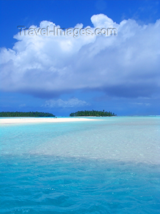 cook46: Cook Islands - Aitutaki island: blue lagoon - photo by B.Goode - (c) Travel-Images.com - Stock Photography agency - Image Bank