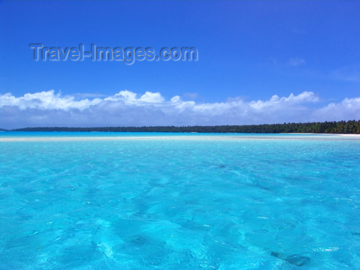 cook55: Cook Islands - Aitutaki: ripples in turquoise lagoon - photo by B.Goode - (c) Travel-Images.com - Stock Photography agency - Image Bank