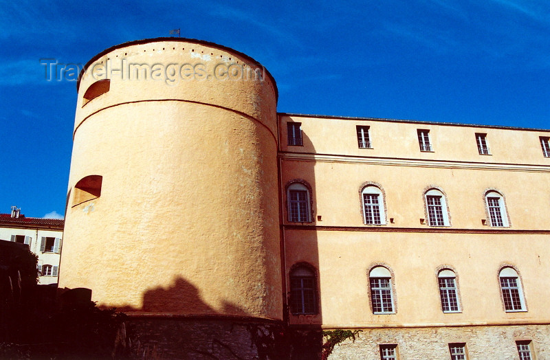 corsica174: Corsica - Bastia: Palais des Gouvérneurs II - Am Place de Donjon - photo by M.Torres - (c) Travel-Images.com - Stock Photography agency - Image Bank