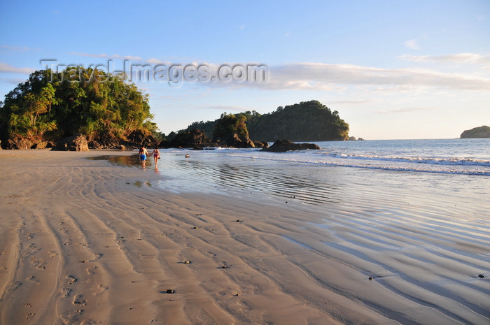 costa-rica115: Manuel António, Puntarenas province, Costa Rica: rippled beach sand - Playa Espadilla - Punta Catedral - photo by M.Torres - (c) Travel-Images.com - Stock Photography agency - Image Bank