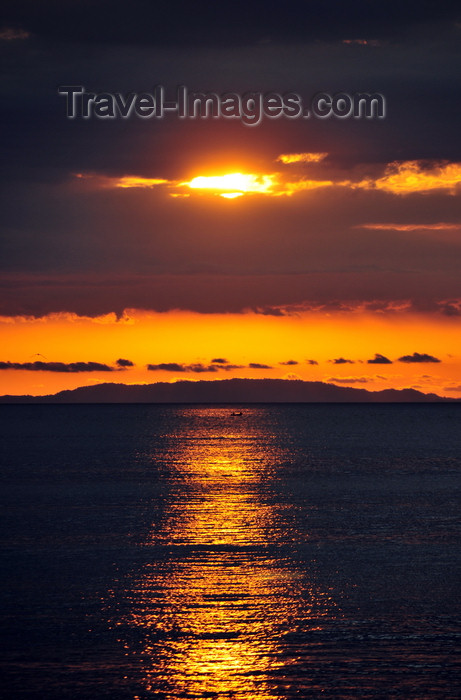 costa-rica126: Playa Azul, Puntarenas province, Costa Rica: romantic sunset - photo by M.Torres - (c) Travel-Images.com - Stock Photography agency - Image Bank