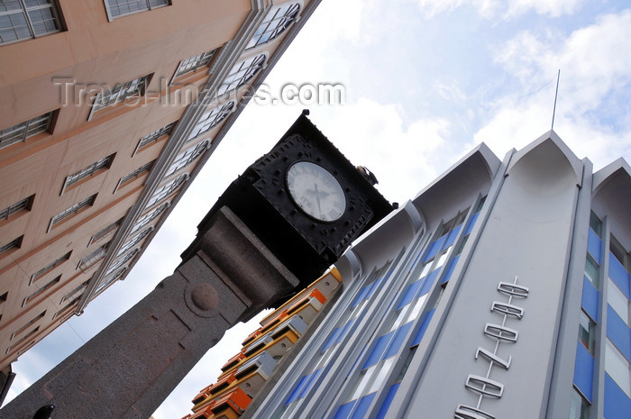 costa-rica32: San José, Costa Rica: clock at the start of Avenida Central - Plaza de la Cultura - Cronos building - photo by M.Torres - (c) Travel-Images.com - Stock Photography agency - Image Bank