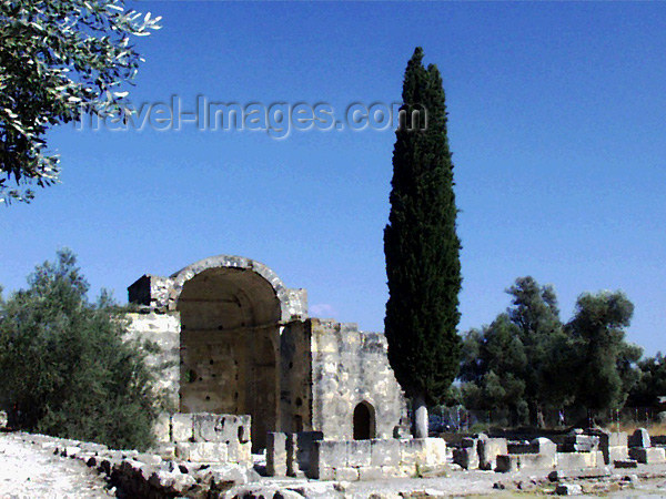 crete19: Crete, Greece - Gortys / Gortis / Gortyn (Iraklio prefecture): three-apsed basilica - 6th century   (photo by Alex Stepanenko) - (c) Travel-Images.com - Stock Photography agency - Image Bank