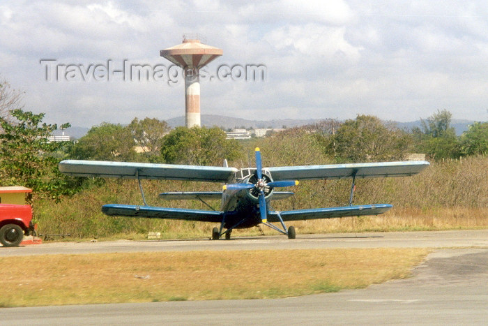 cuba11: Cuba - Santiago / SCU : Russian Antonov-2 biplane at Antonio Maceo airport (photo by M.Torres) - (c) Travel-Images.com - Stock Photography agency - Image Bank