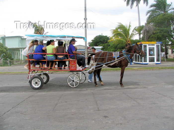 cuba122: Cuba - Cienfuegos: environmentally correct public transportation - photo by L.Gewalli - (c) Travel-Images.com - Stock Photography agency - Image Bank