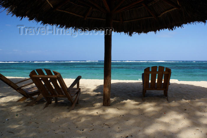 cuba135: Playa Maguana, Baracoa, Guantánamo province, Cuba: beach chairs in the shade - photo by A.Ferrari - (c) Travel-Images.com - Stock Photography agency - Image Bank