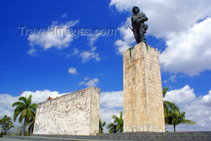 cuba137: Santa Clara, Villa Clara province, Cuba: Monument and Mausoleum of Ernesto "Che" Guevara - houses the remains of Che Guevara and some of his comrades killed in Bolivia - Mausoleo Che Guevara - photo by A.Ferrari - (c) Travel-Images.com - Stock Photography agency - Image Bank