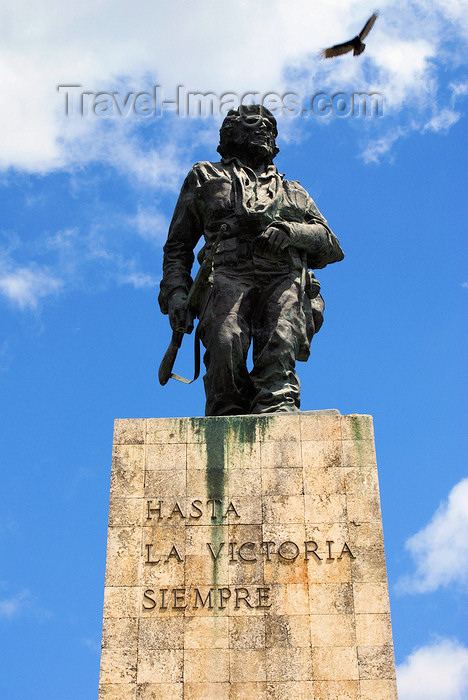 cuba142: Santa Clara, Villa Clara province, Cuba: Che's statue and motto - Hasta la victoria siempre - Monument and Mausoleum of Ernesto "Che" Guevara by sculptor José Delarra - photo by A.Ferrari - (c) Travel-Images.com - Stock Photography agency - Image Bank