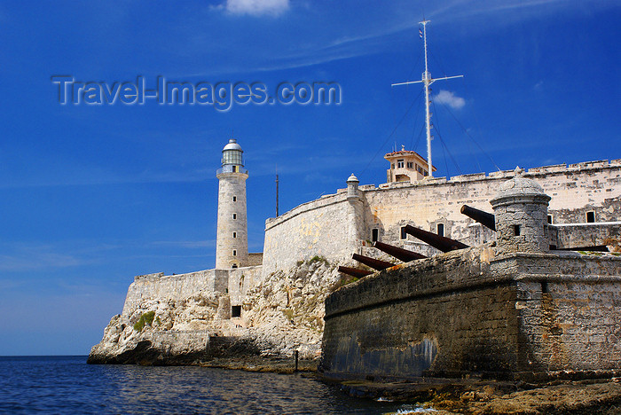 cuba17: Havana, Cuba: Castillo de los Tres Santos Reyes de Morro - El Morro fort - Old Havana and its Fortifications - Unesco world heritage site - photo by  A.Ferrari - (c) Travel-Images.com - Stock Photography agency - Image Bank