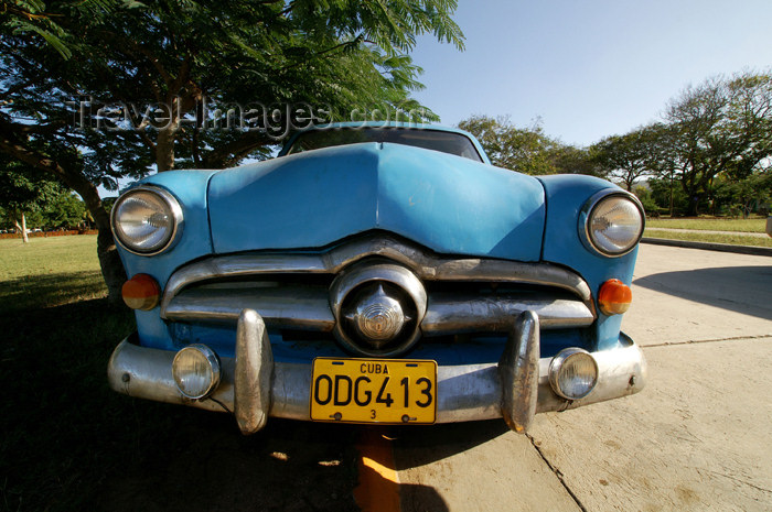 cuba39: Cuba - Guardalavaca - Cuban car - 1951 Ford - photo by G.Friedman - (c) Travel-Images.com - Stock Photography agency - Image Bank