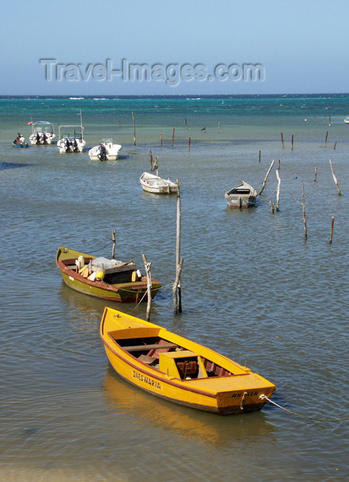 cuba50: Cuba - Guardalavaca - some boats - photo by G.Friedman - (c) Travel-Images.com - Stock Photography agency - Image Bank