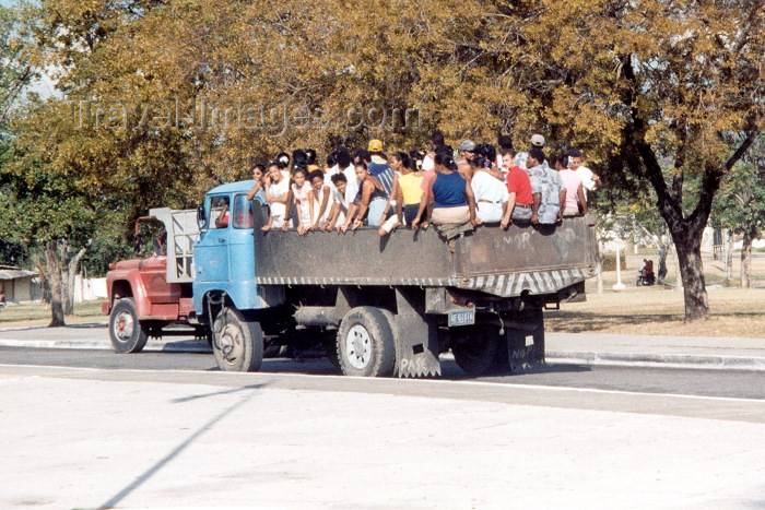 cuba6: Cuba - Santiago: Bus 2 - truck with passengers (photo by M.Torres) - (c) Travel-Images.com - Stock Photography agency - Image Bank