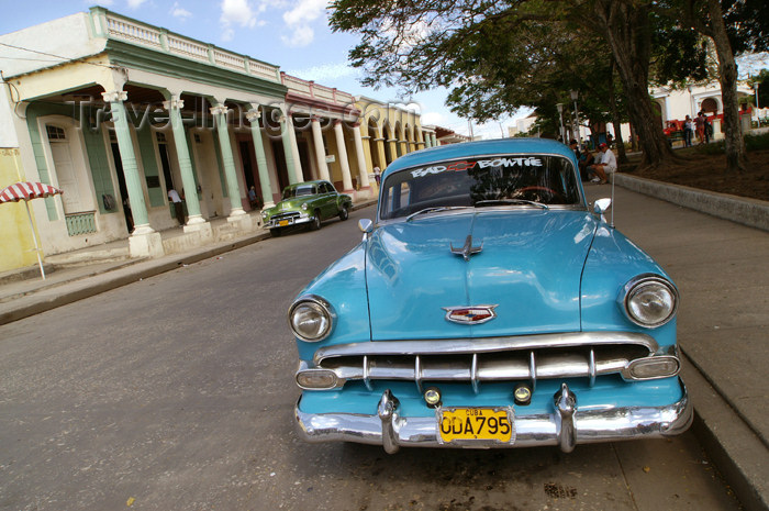 cuba61: Cuba - Holguín - a 1953 Chevy Bel Air Blue and street - photo by G.Friedman - (c) Travel-Images.com - Stock Photography agency - Image Bank