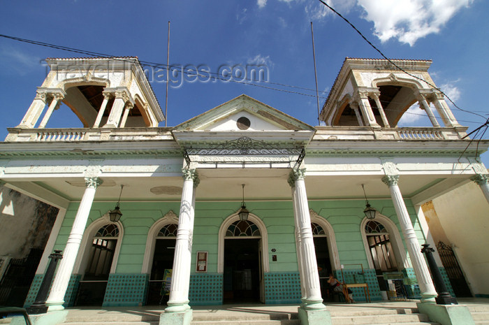 cuba74: Cuba - Holguín - Natural History Museum - Architecture - Museo de Historia Natural 'Carlos de la Torre Huerta' - Calle Maceo - photo by G.Friedman - (c) Travel-Images.com - Stock Photography agency - Image Bank