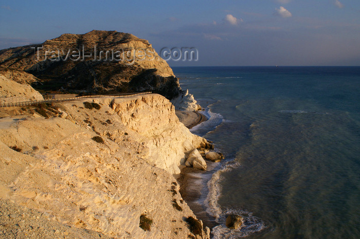 cyprus111: Petra Tou Romiou - Paphos district, Cyprus: along the southern coast - photo by A.Ferrari - (c) Travel-Images.com - Stock Photography agency - Image Bank