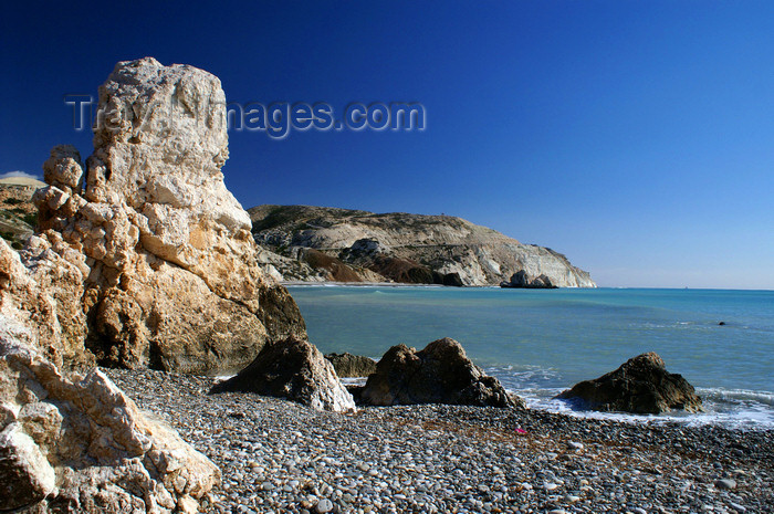 cyprus118: Petra Tou Romiou - Paphos district, Cyprus: rock column on the beach - photo by A.Ferrari - (c) Travel-Images.com - Stock Photography agency - Image Bank