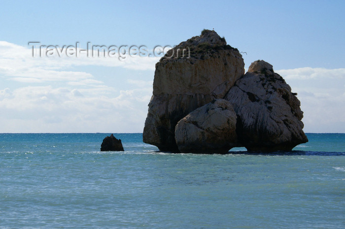 cyprus122: Petra Tou Romiou - Paphos district, Cyprus: eroded islet - photo by A.Ferrari - (c) Travel-Images.com - Stock Photography agency - Image Bank