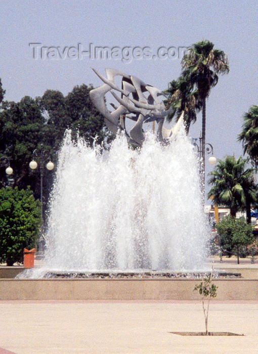 cyprus18: Cyprus - Larnaca / Larnax / LCA : flying away - fountain - photo by Miguel Torres - (c) Travel-Images.com - Stock Photography agency - Image Bank