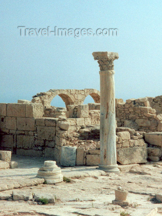 cyprus21: Cyprus - Kourion / Curium - Limassol district: temple of Apollo Hylates - photo by Miguel Torres - (c) Travel-Images.com - Stock Photography agency - Image Bank