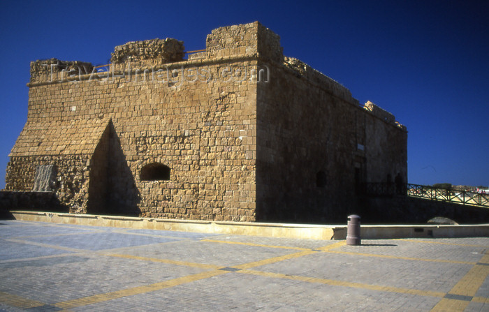 cyprus45: Cyprus  - Paphos - castle in the harbour - UNESCO world heritage town - photo by Tony Brown - (c) Travel-Images.com - Stock Photography agency - Image Bank