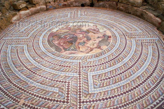 cyprus96: Paphos, Cyprus: House of Theseus - Roman mosaic of Theseus and the Minotaur - circular room - photo by A.Ferrari - (c) Travel-Images.com - Stock Photography agency - Image Bank