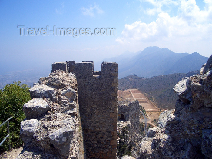 cyprusn29: Cyprus - Kyrenia region: St Hilarion castle - ramparts (photo by Rashad Khalilov) - (c) Travel-Images.com - Stock Photography agency - Image Bank