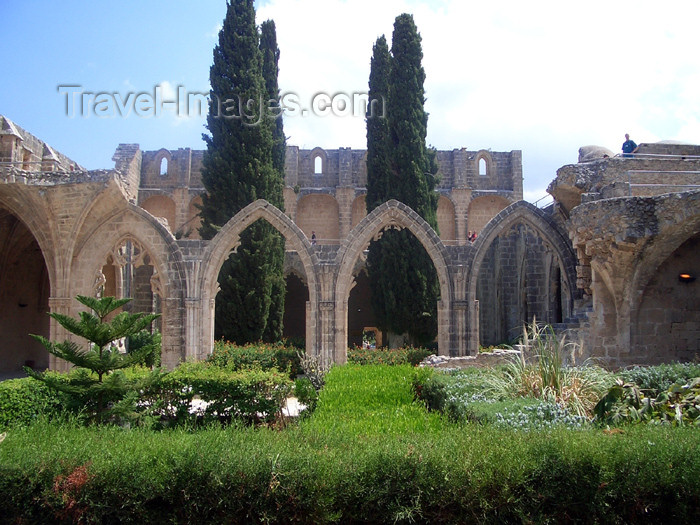 cyprusn30: Cyprus - Bellapais (Kyrenia province): ruins of the Abbey - garden (photo by Rashad Khalilov) - (c) Travel-Images.com - Stock Photography agency - Image Bank