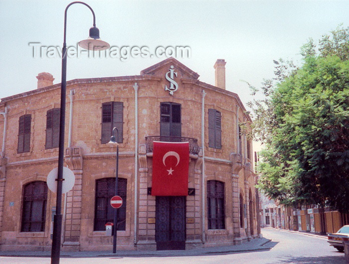cyprusn8: Cyprus - Nicosia: bank with Turkish flag (photo by Miguel Torres) - (c) Travel-Images.com - Stock Photography agency - Image Bank