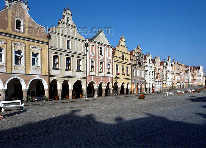 czech117: Czech Republic - Telc / Teltsch (Southern Moravia - Jihomoravský - Jihlavský kraj: main square - Renaissance houses - Historic Center façades, UNESCO World Heritage Site - photo by J.Fekete - (c) Travel-Images.com - Stock Photography agency - Image Bank
