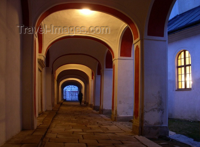 czech121: Czech republicCzech Republic - Telc / Teltsch  (Southern Moravia - Jihomoravský - Jihlavský kraj: arcade - nocturnal - photo by J.Kaman - (c) Travel-Images.com - Stock Photography agency - Image Bank