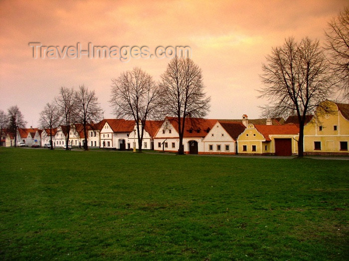 czech171: Czech Republic - Holasovice  (Southern Bohemia - Jihoceský - Budejovický kraj): traditional rural houses - Holašovice Historical Village Reservation - Unesco world heritage site - Rural Baroque - photo by J.Kaman - (c) Travel-Images.com - Stock Photography agency - Image Bank