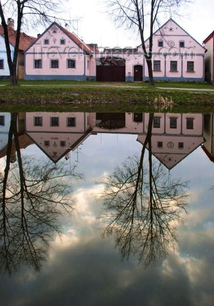 czech172: Czech Republic - Holasovice / Holaschowitz (Southern Bohemia - Jihoceský - Budejovický kraj - Jankov municipality): Holašovice Historical Village Reservation - reflection - Unesco world heritage site - photo by J.Kaman - (c) Travel-Images.com - Stock Photography agency - Image Bank