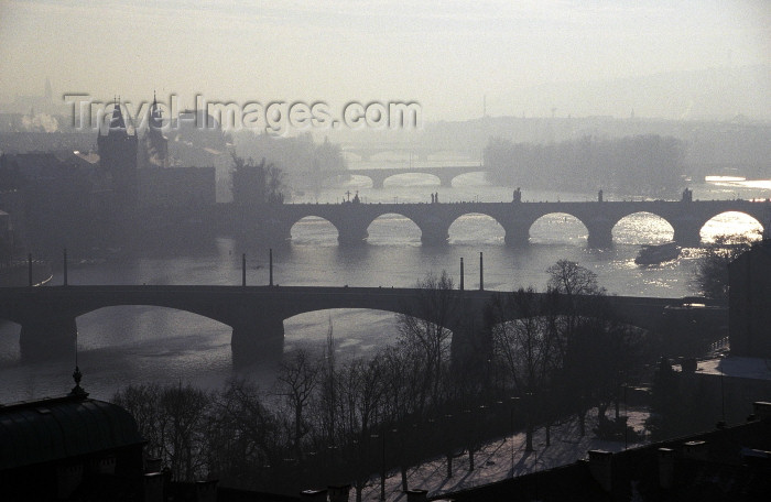 czech200: Czech Republic - Prague: four bridges and the Vltava - at dusk (photo by M.Gunselman) - (c) Travel-Images.com - Stock Photography agency - Image Bank